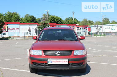 Універсал Volkswagen Passat 1998 в 