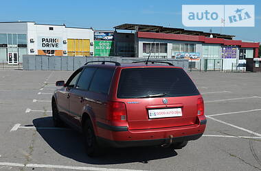 Універсал Volkswagen Passat 1998 в 