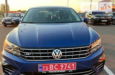 Седан Volkswagen Passat 2017 в Луцке