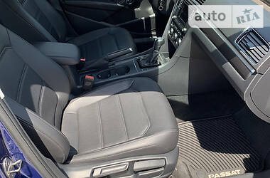 Седан Volkswagen Passat 2016 в 