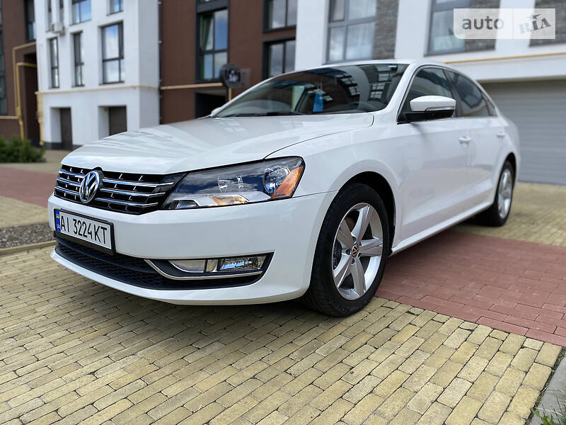 Седан Volkswagen Passat 2012 в Києві