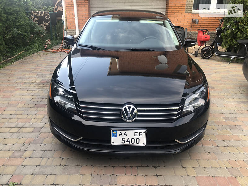 Седан Volkswagen Passat 2012 в Києві