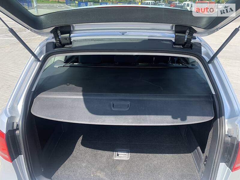 Універсал Volkswagen Passat 2012 в Івано-Франківську