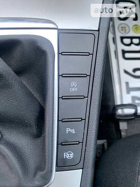 Універсал Volkswagen Passat 2012 в Івано-Франківську