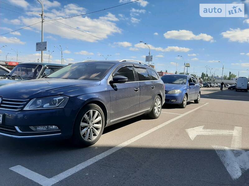 Універсал Volkswagen Passat 2011 в 