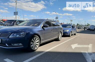 Універсал Volkswagen Passat 2011 в 