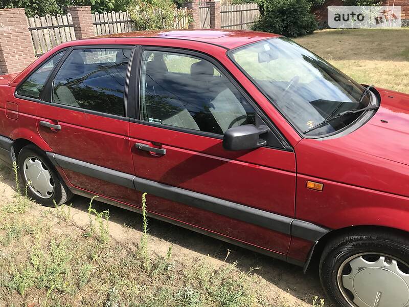 Седан Volkswagen Passat 1993 в Дніпрі