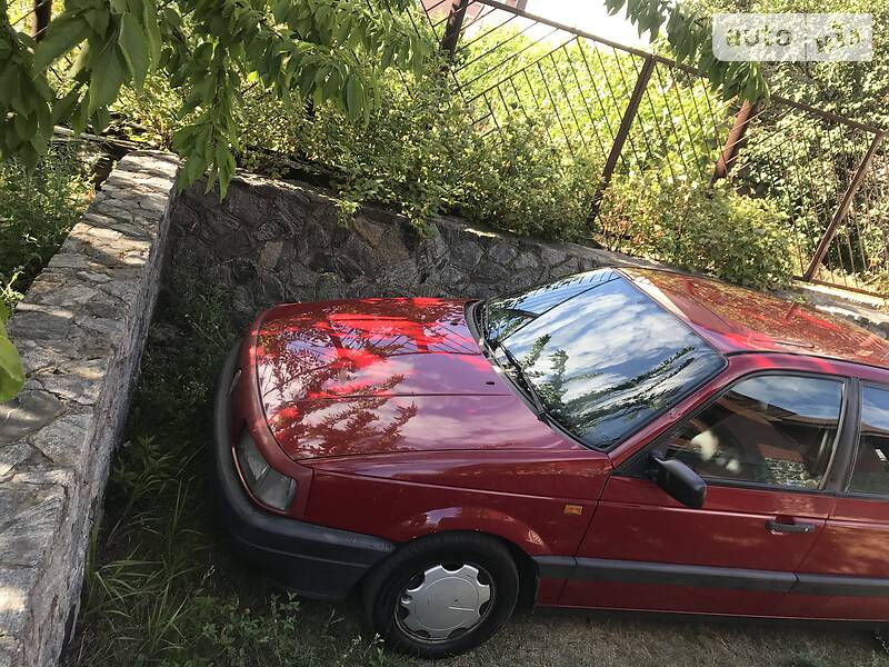 Седан Volkswagen Passat 1993 в Дніпрі