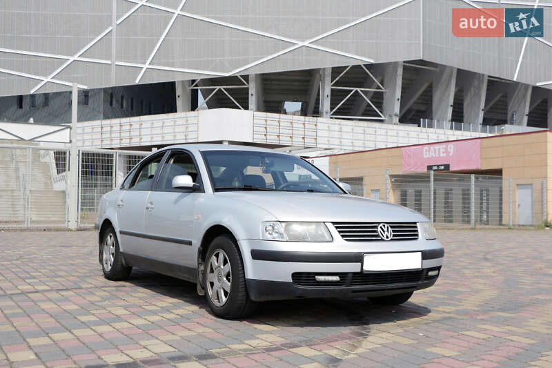 Седан Volkswagen Passat 1997 в Львове