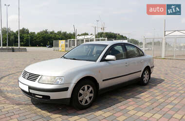 Седан Volkswagen Passat 1997 в 
