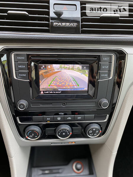 Седан Volkswagen Passat 2017 в Києві