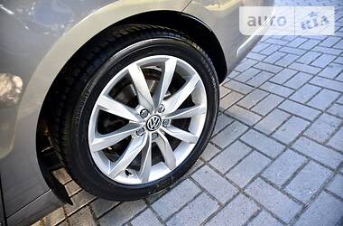 Универсал Volkswagen Passat 2011 в Дрогобыче