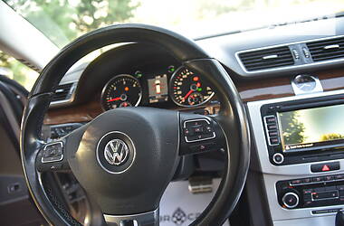 Универсал Volkswagen Passat 2011 в Дрогобыче