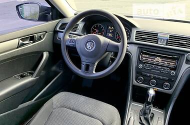 Седан Volkswagen Passat 2013 в Горішніх Плавнях