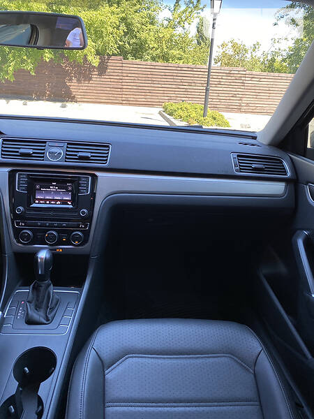Седан Volkswagen Passat 2016 в Києві