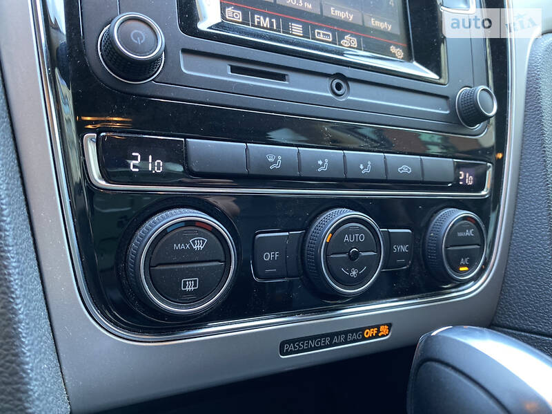 Седан Volkswagen Passat 2016 в Києві