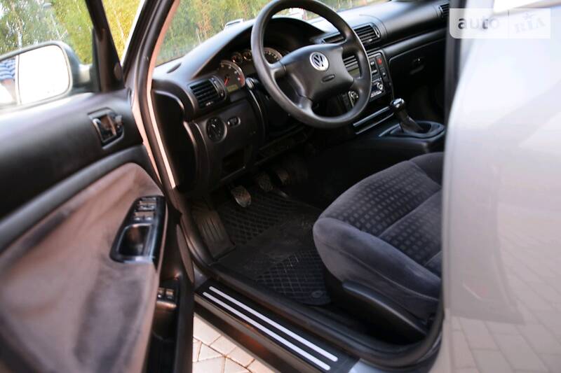 Седан Volkswagen Passat 2002 в Дрогобичі