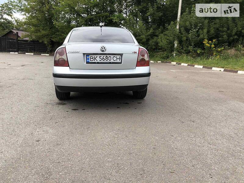 Седан Volkswagen Passat 2001 в Рівному