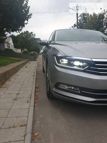 Седан Volkswagen Passat 2015 в Дніпрі