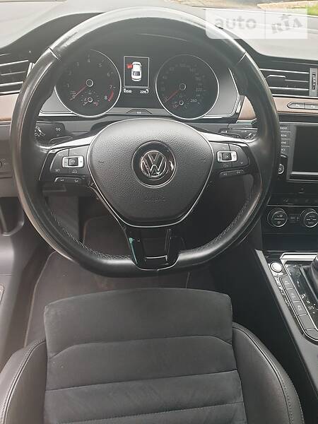 Седан Volkswagen Passat 2015 в Дніпрі