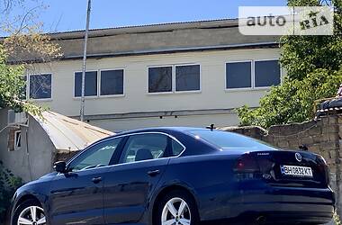 Седан Volkswagen Passat 2015 в 