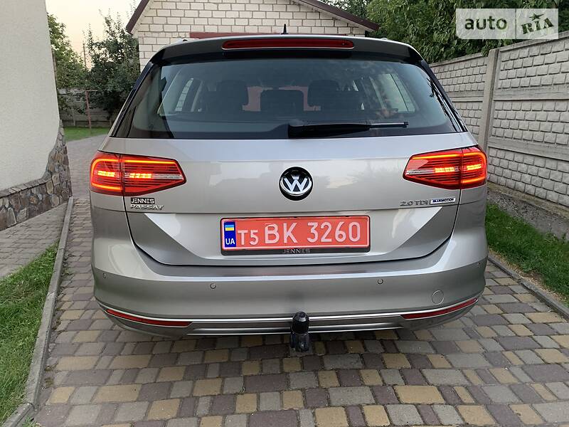 Універсал Volkswagen Passat 2015 в Луцьку