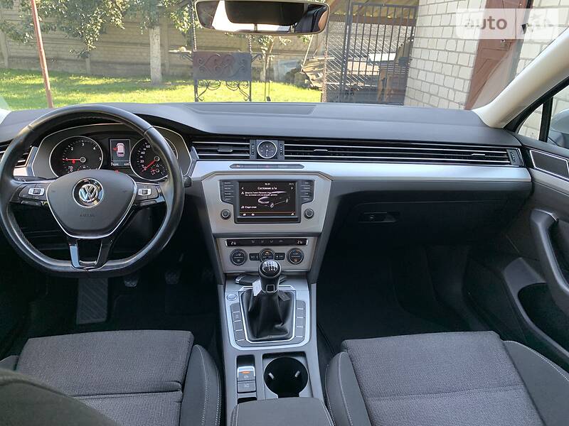 Універсал Volkswagen Passat 2015 в Луцьку
