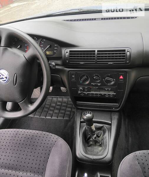 Седан Volkswagen Passat 1997 в Житомирі