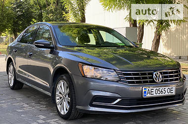 Седан Volkswagen Passat 2015 в 