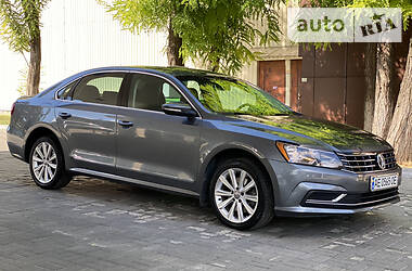 Седан Volkswagen Passat 2015 в 