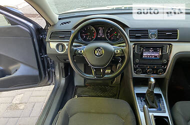 Седан Volkswagen Passat 2015 в 