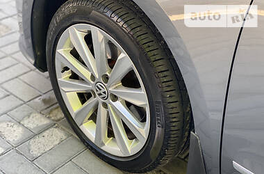 Седан Volkswagen Passat 2015 в 