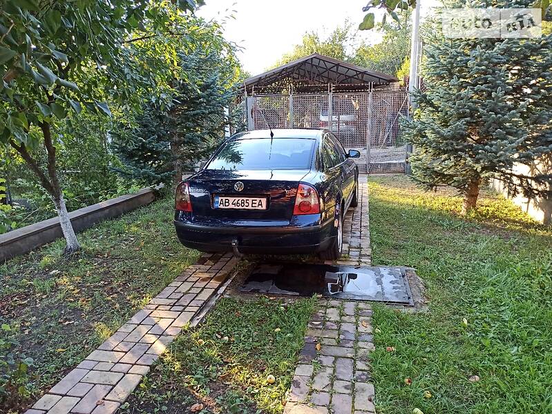 Седан Volkswagen Passat 2001 в Києві