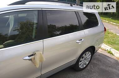 Універсал Volkswagen Passat 2010 в 