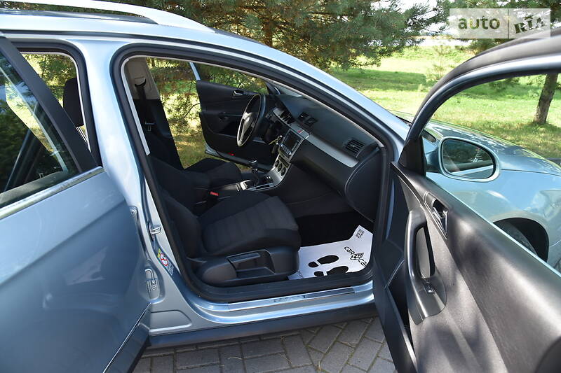 Універсал Volkswagen Passat 2008 в Дрогобичі
