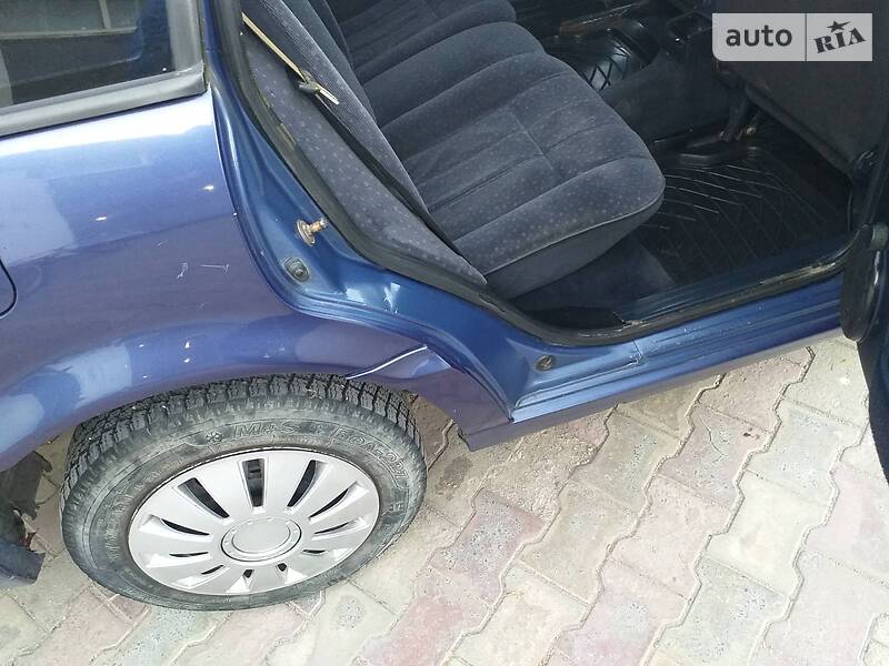 Універсал Volkswagen Passat 1994 в Теофіполі