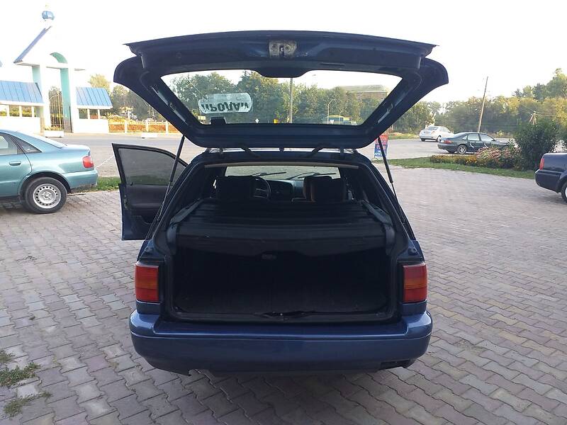 Універсал Volkswagen Passat 1994 в Теофіполі