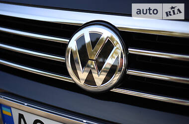 Седан Volkswagen Passat 2015 в 