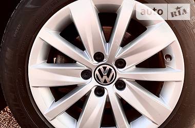 Седан Volkswagen Passat 2013 в Днепре