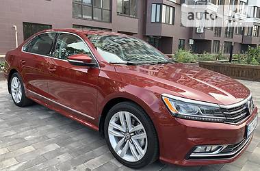 Седан Volkswagen Passat 2017 в Киеве