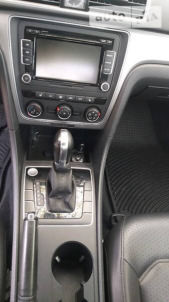 Седан Volkswagen Passat 2015 в Києві
