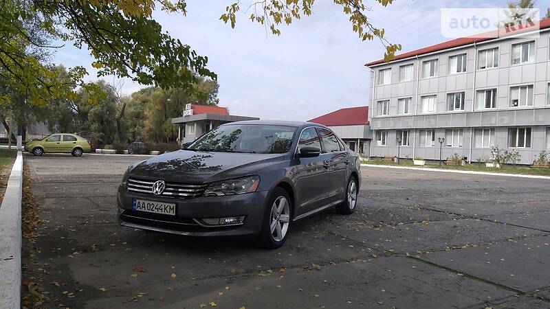 Седан Volkswagen Passat 2015 в Києві
