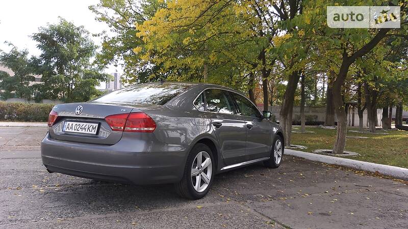 Седан Volkswagen Passat 2015 в Києві