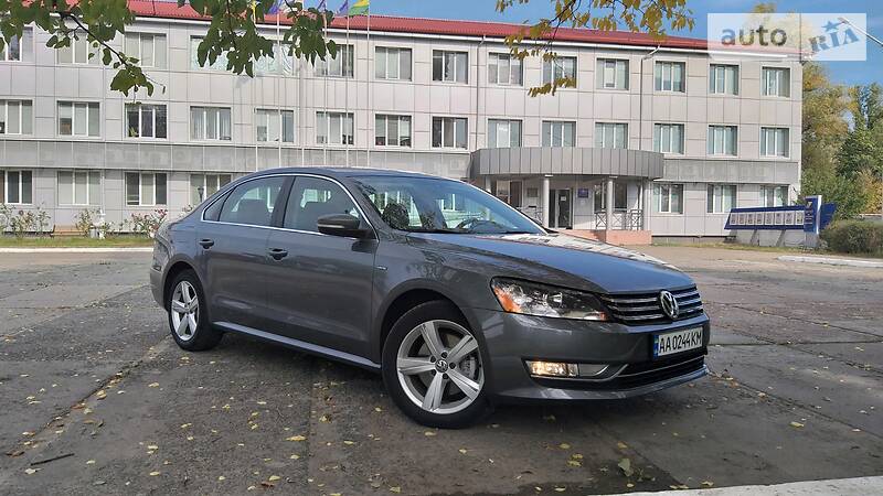 Седан Volkswagen Passat 2015 в Києві