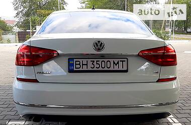 Седан Volkswagen Passat 2016 в Измаиле