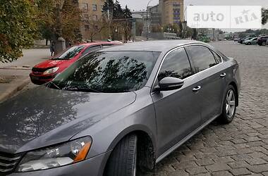 Седан Volkswagen Passat 2011 в Кременчуге