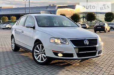 Седан Volkswagen Passat 2010 в Львове