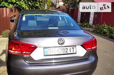 Седан Volkswagen Passat 2013 в Киеве