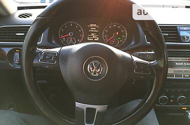 Седан Volkswagen Passat 2012 в Киеве