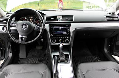 Седан Volkswagen Passat 2012 в Стрые